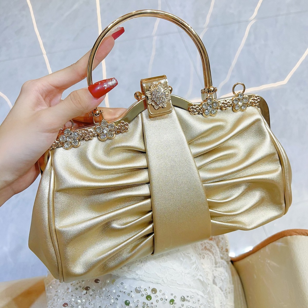 2025 럭셔리 하이엔드 파티 클라우드 여성용 이브닝  - Luxury Bags Trend 2025 리뷰 및 가격