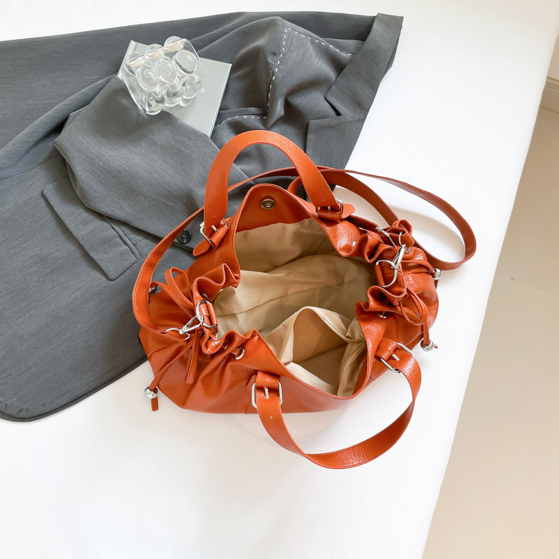패션 호보 백 럭셔리 디자이너 핸드백 Pleated C - Luxury Bags Made In Italy 리뷰 및 가격