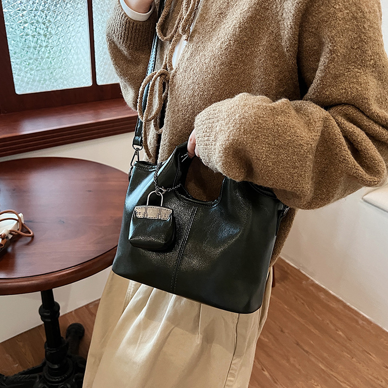 고품질 인기 도매 니치 디자인 레트로 패션 겨드랑이 크 - Luxury Bags In China Wholesale 리뷰 및 가격