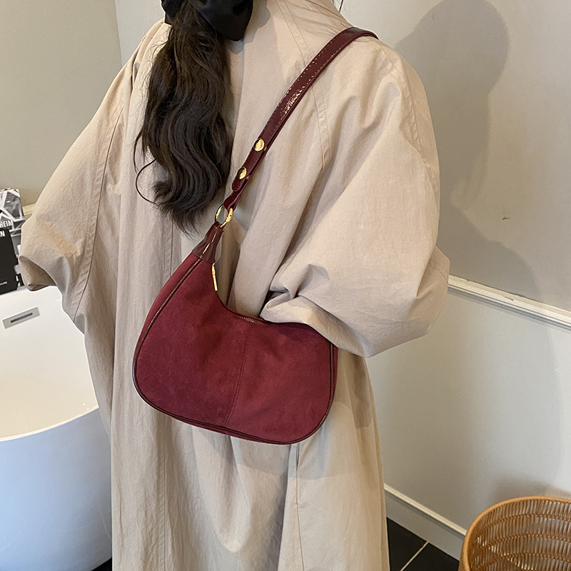 LEFTSIDE 여성용 스웨이드 숄더백 2025 겨울  - Luxury Bags Trend 2025 리뷰 및 가격