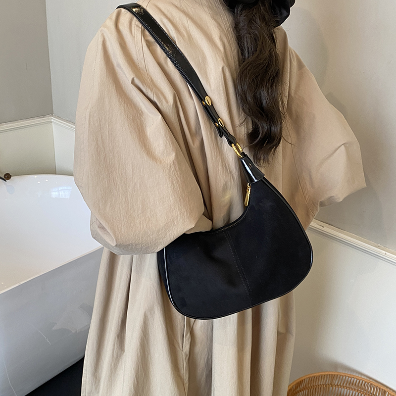 LEFTSIDE 여성용 스웨이드 숄더백 2025 겨울  - Luxury Bags Trend 2025 리뷰 및 가격