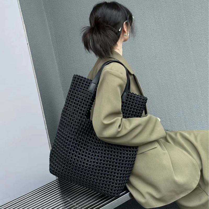 2025 럭셔리 속이 비치는 대용량 토트백 브랜드 여성 - Luxury Bags Trend 2025 리뷰 및 가격